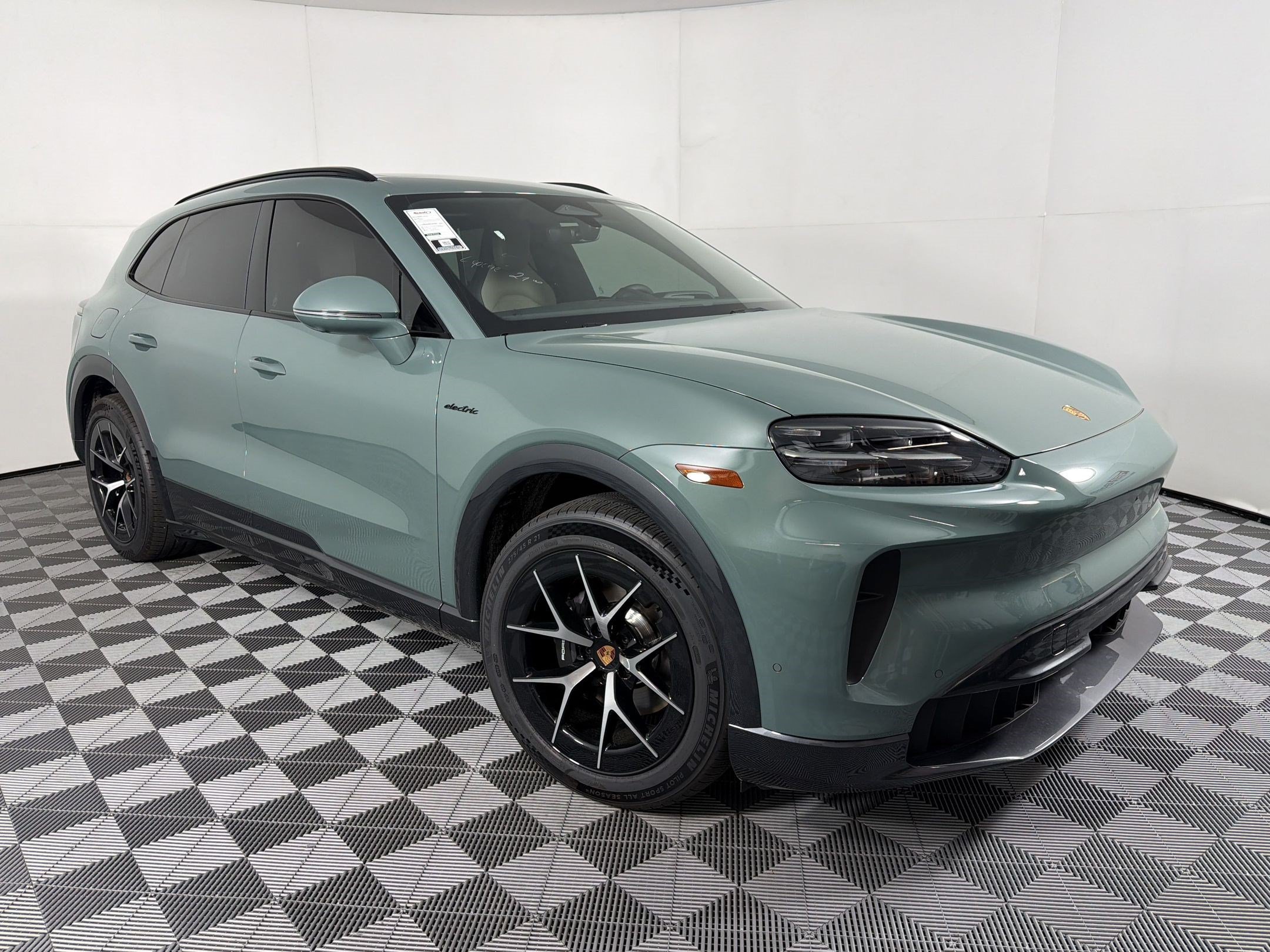 New 2026 Porsche Cayenne Electric AWD/4WD image 7