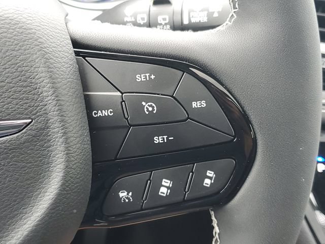 New 2026 Chrysler Pacifica Select w/ S Appearance Package FWD image 23