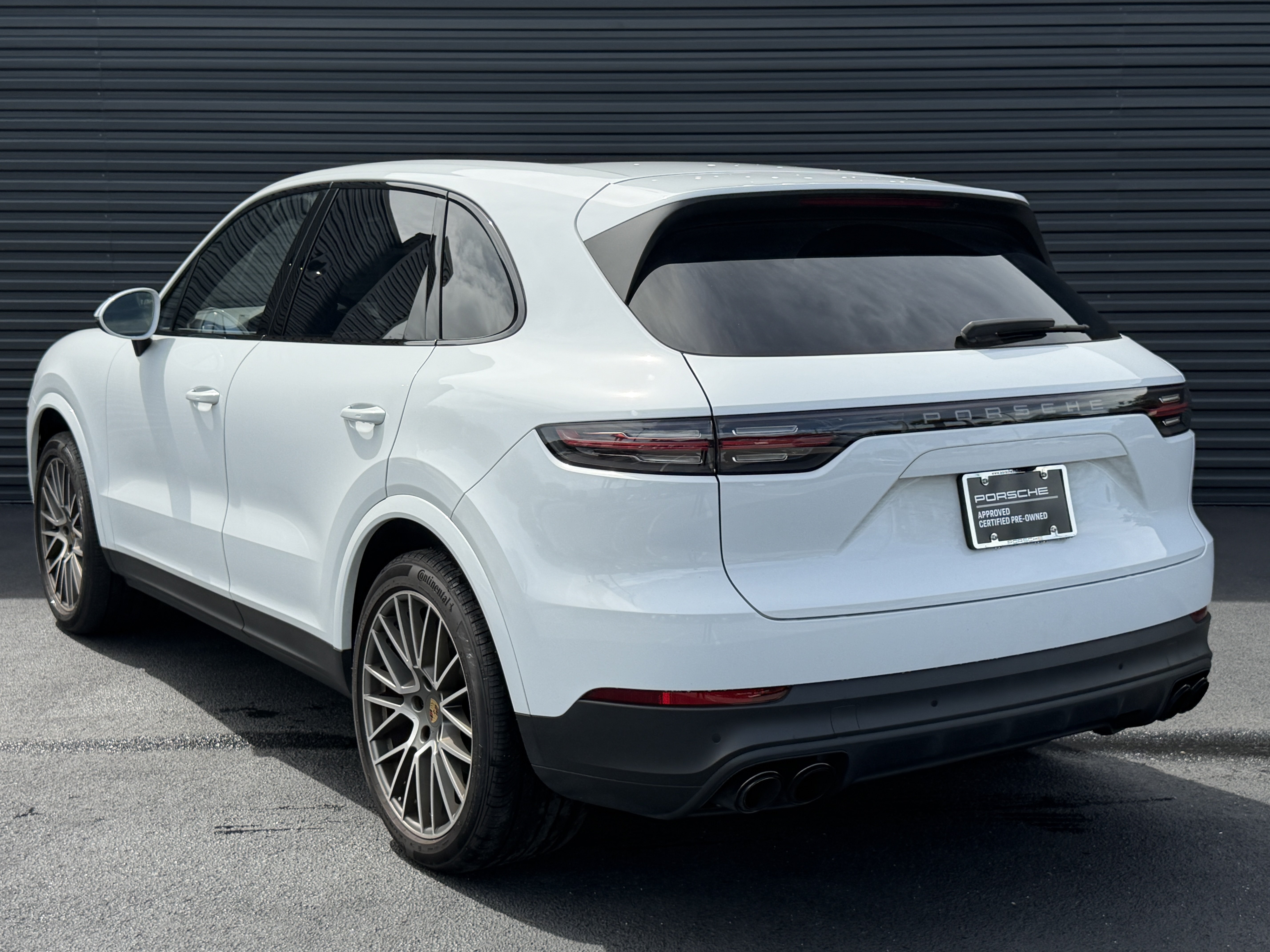 Certified 2023 Porsche Cayenne S Platinum AWD/4WD image 3