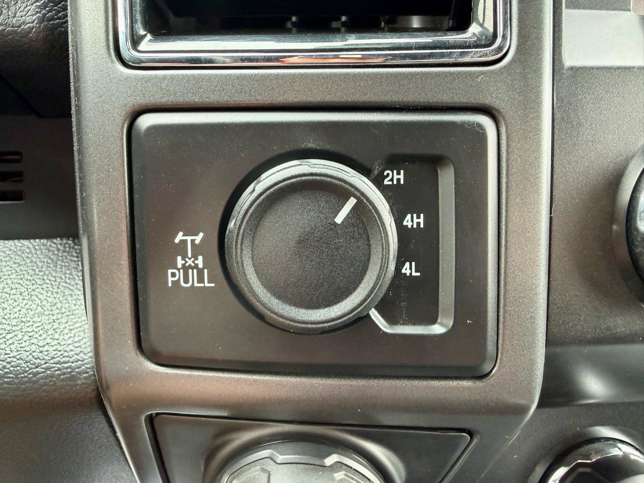 Used 2019 Ford F150 XLT w/ Equipment Group 302A Luxury AWD/4WD image 28