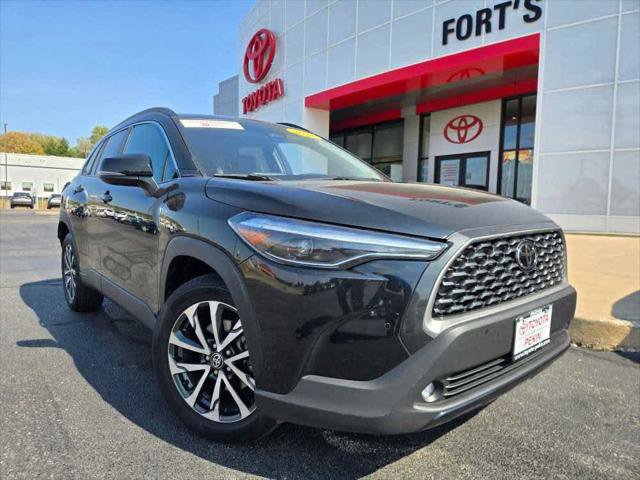 Certified 2024 Toyota Corolla Cross XLE image 1