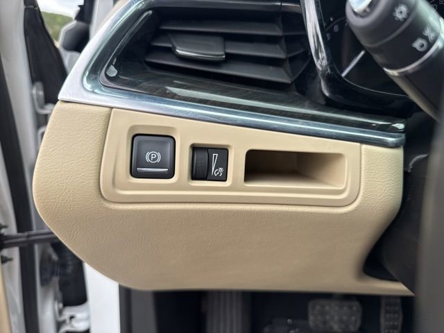 Used 2018 Cadillac XT5 FWD image 20