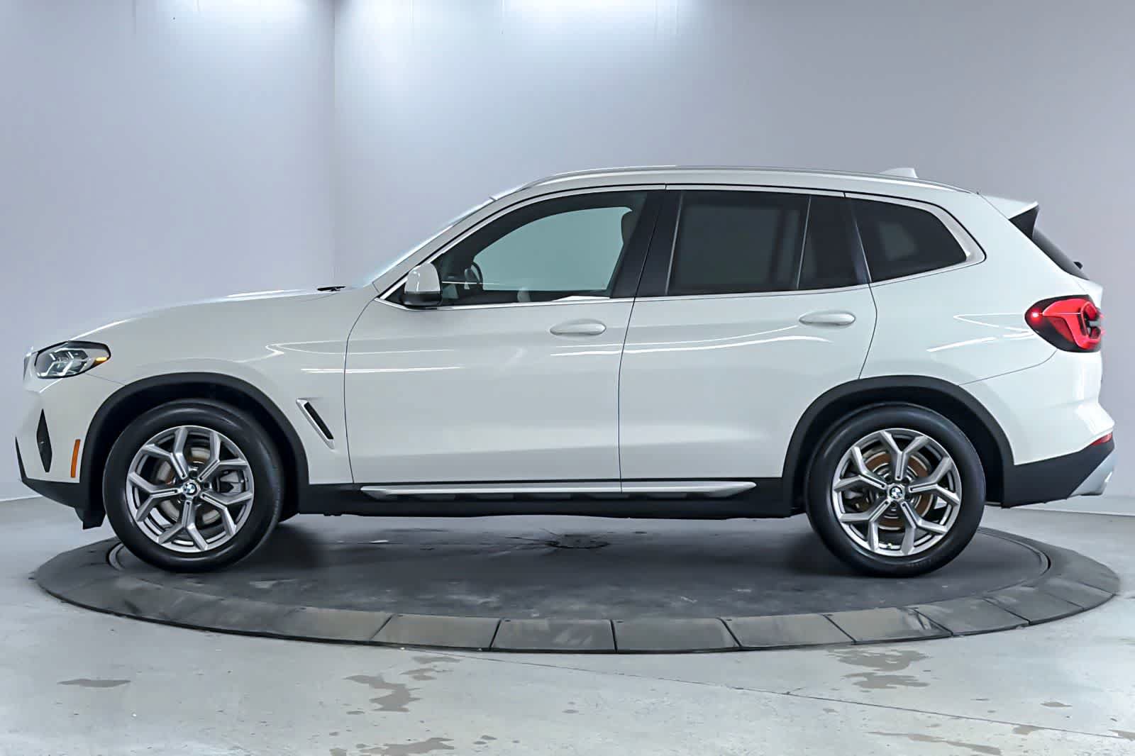 Used 2023 BMW X3 xDrive30i w/ Premium Package AWD/4WD image 5