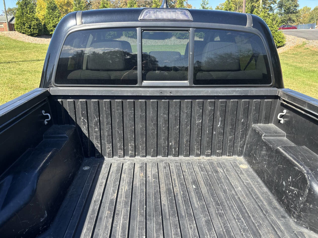 Used 2019 Toyota Tacoma SR image 26