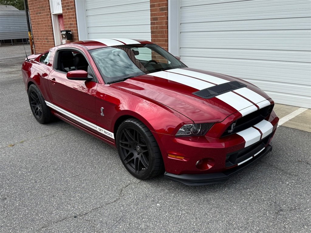 Used 2014 Ford Mustang Shelby GT500 w/ SVT Track Pack image 24