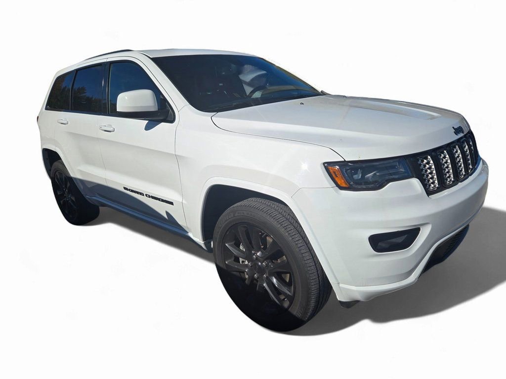 Used 2022 Jeep Grand Cherokee Laredo X image 2