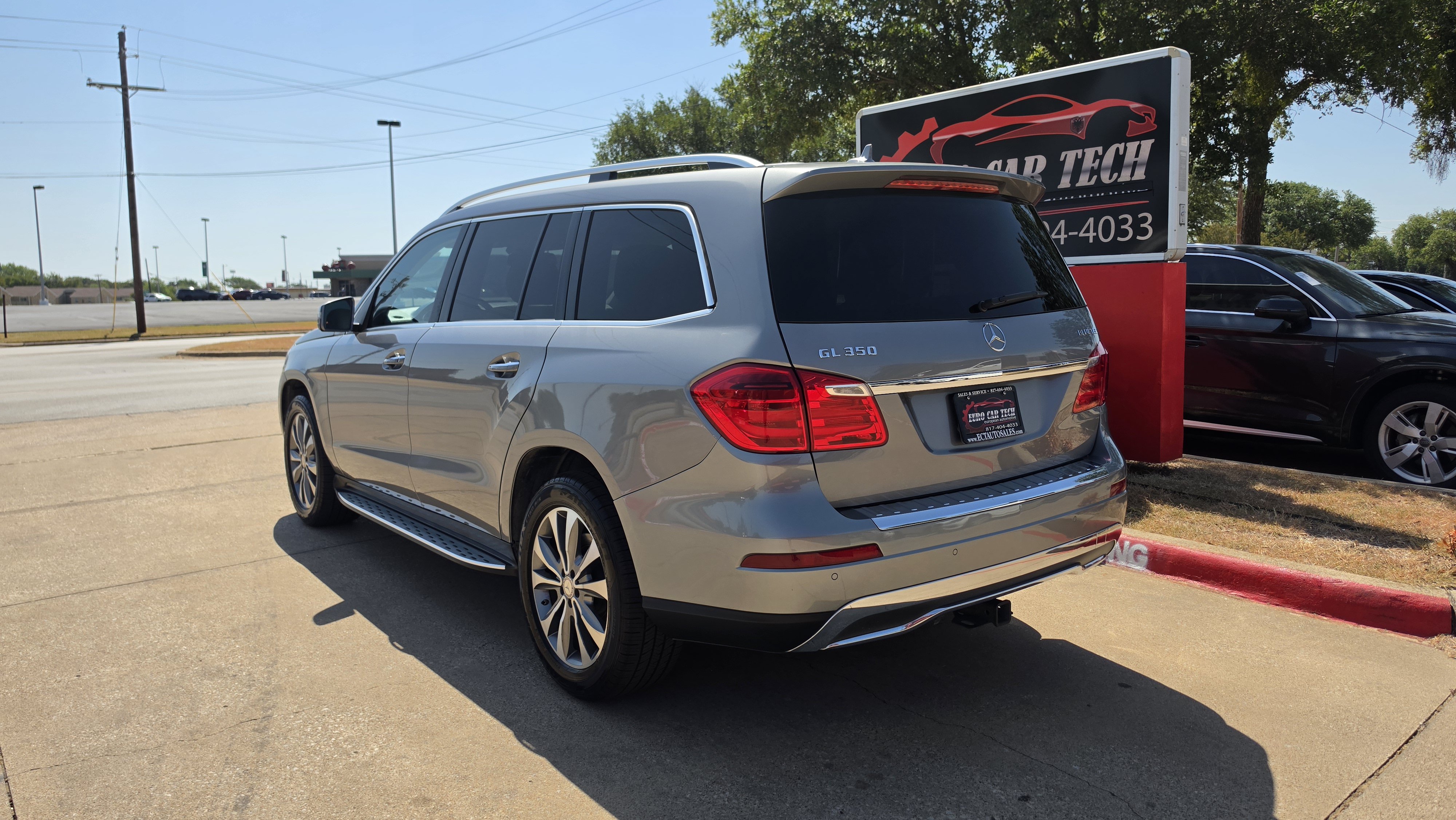 Used 2015 Mercedes-Benz GL 320 BlueTEC 4MATIC w/ Premium I Package image 3