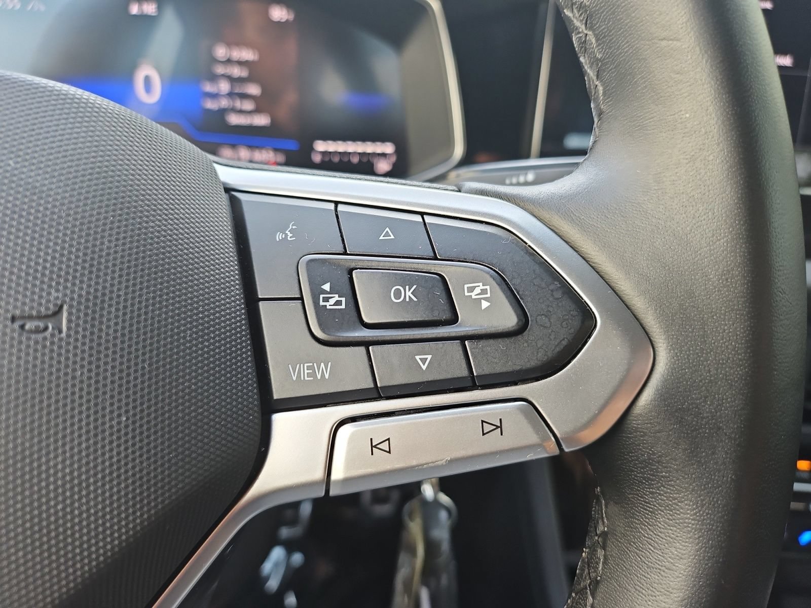 Used 2025 Volkswagen Jetta Sport FWD image 27