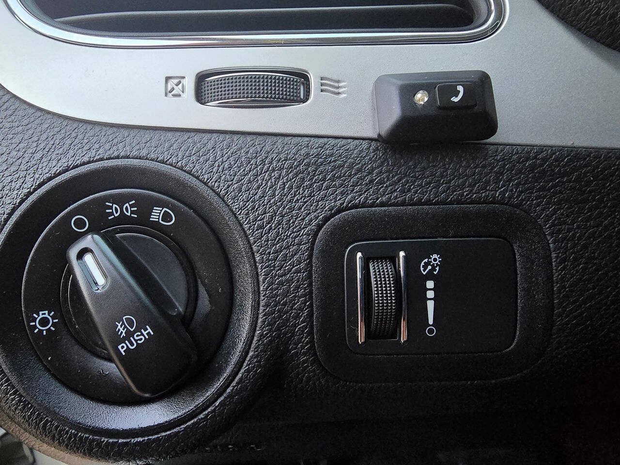Used 2016 Dodge Journey SXT FWD image 31