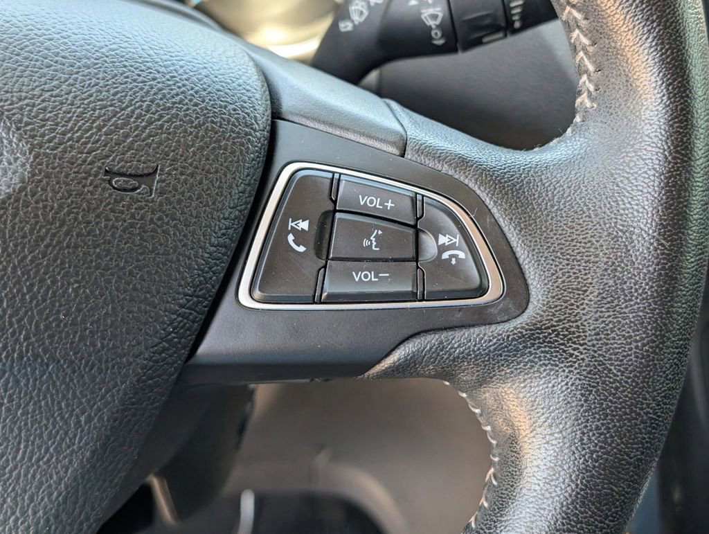 Used 2019 Ford Escape SE image 19