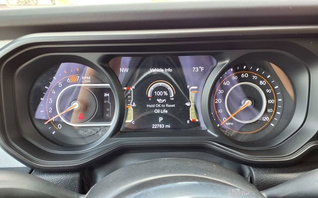 Used 2025 Jeep Wrangler Unlimited Sahara AWD/4WD image 29