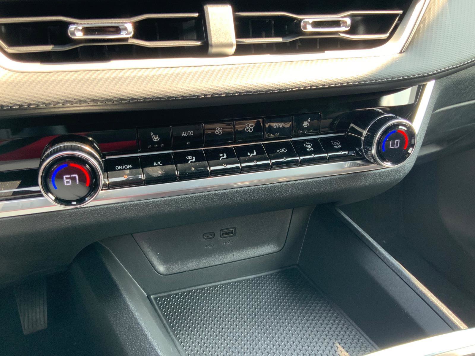 New 2026 Chevrolet Equinox LT w/ Convenience Package II image 23