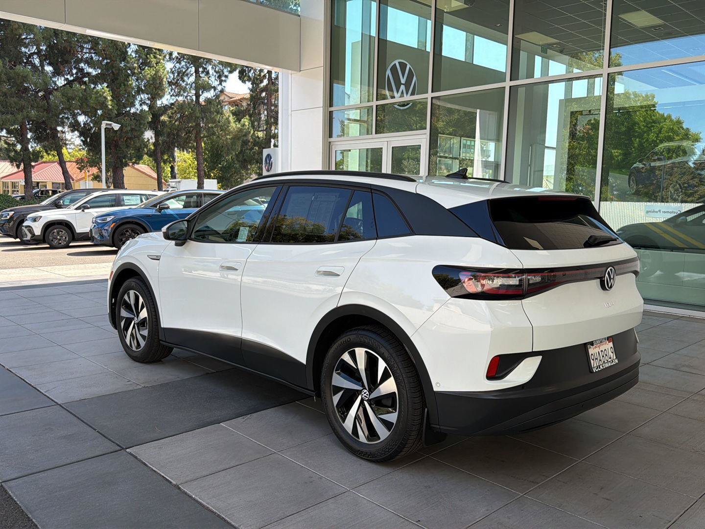 Certified 2023 Volkswagen ID.4 Pro RWD image 3