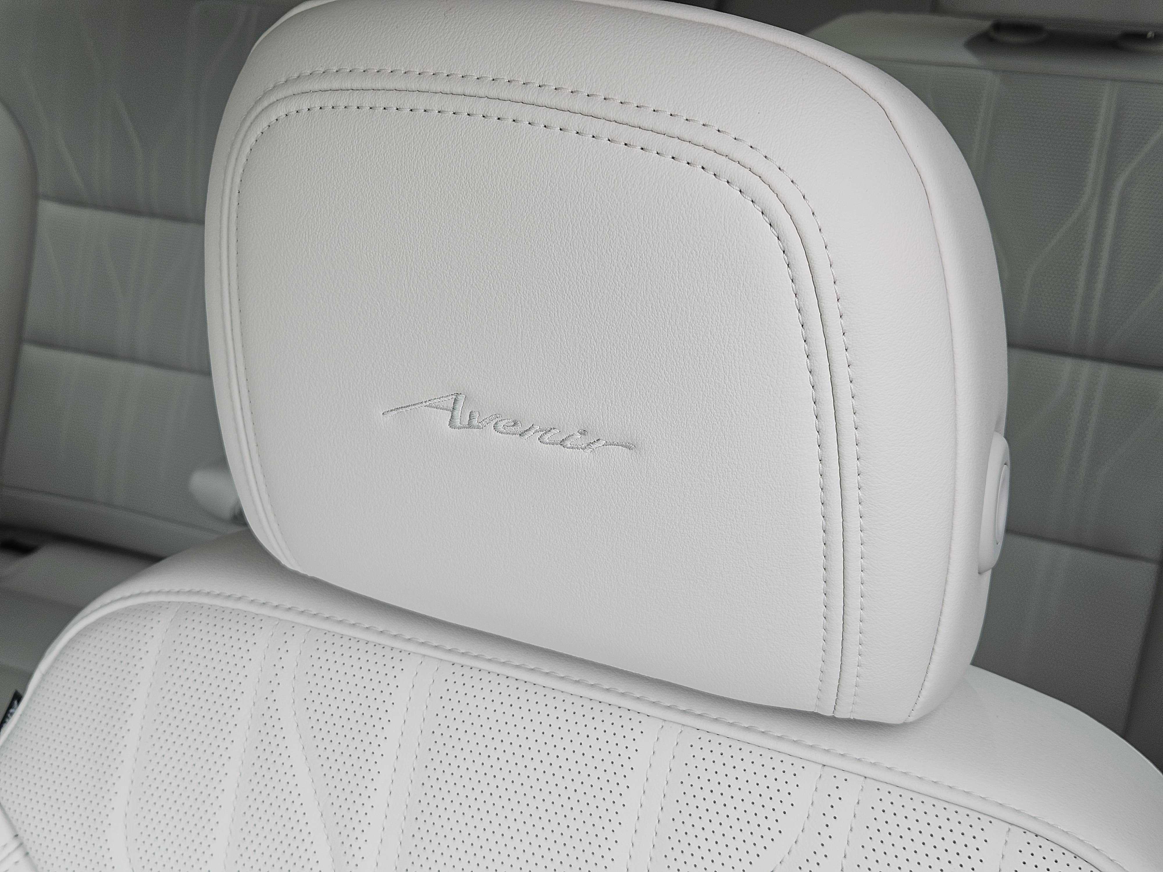 Used 2025 Buick Enclave Avenir w/ Trailering Package, 5000 lbs. image 17