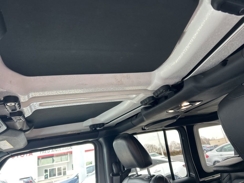 Used 2021 Jeep Wrangler Unlimited Sahara image 5