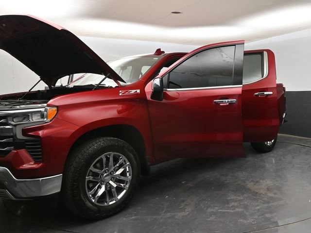 Used 2022 Chevrolet Silverado 1500 LTZ w/ LTZ Premium Package AWD/4WD image 29