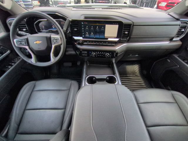 Used 2025 Chevrolet Silverado 3500 LTZ w/ LTZ Convenience Package AWD/4WD image 18