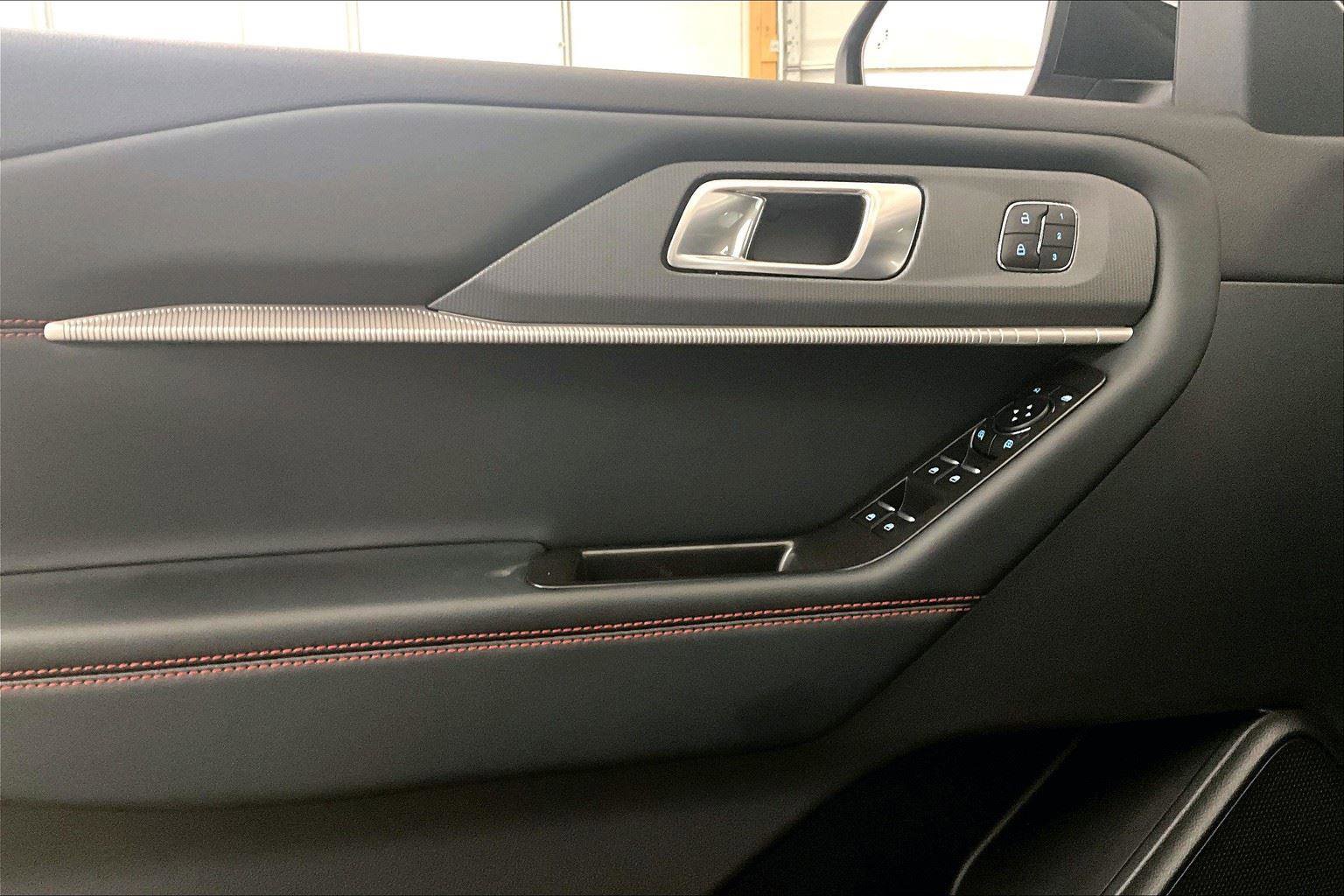 New 2025 Ford Explorer ST-Line w/ Premium Package image 22