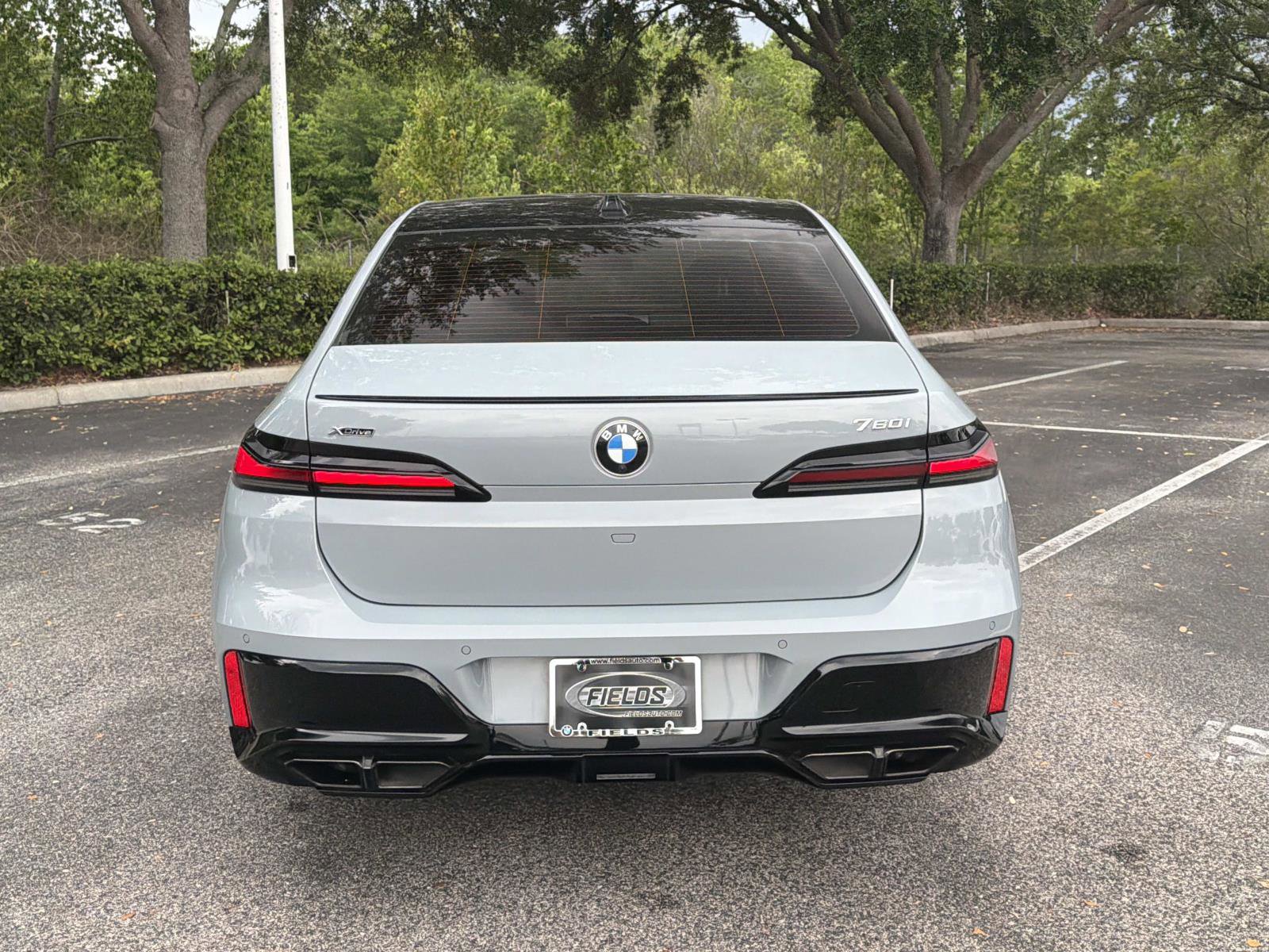 Certified 2025 BMW 760i xDrive w/ Executive Package AWD/4WD image 5