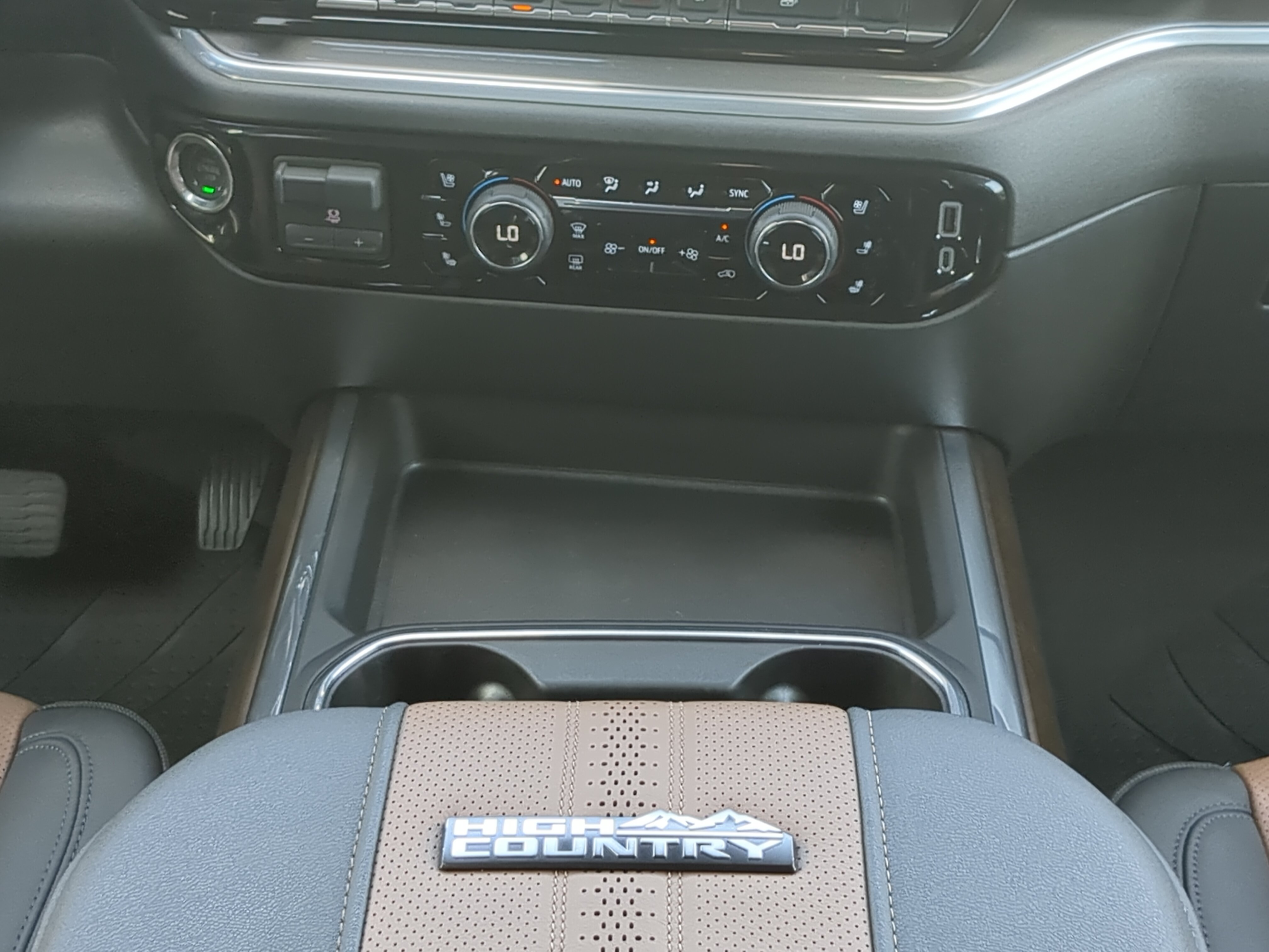 Used 2026 Chevrolet Silverado 3500 High Country w/ High Country Premium Package AWD/4WD image 17