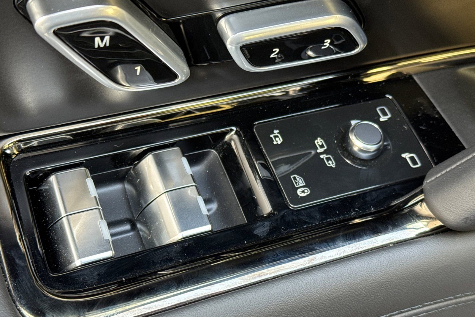 Used 2025 Land Rover Range Rover Sport SV Edition Two image 11