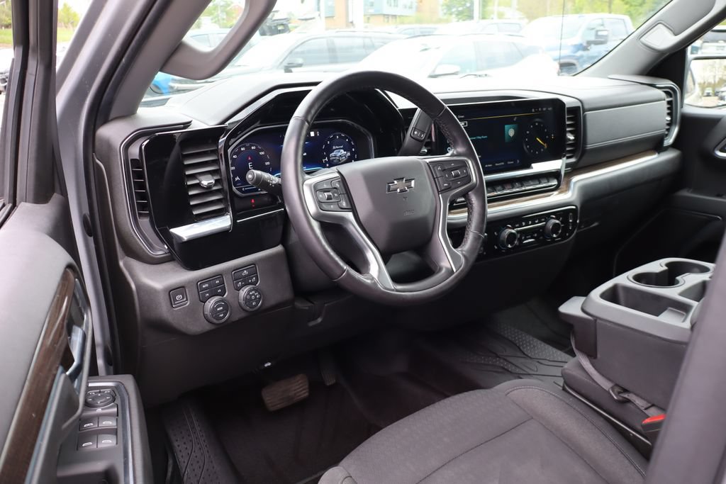 Used 2022 Chevrolet Silverado 1500 RST w/ Z71 Off-Road Package AWD/4WD image 13
