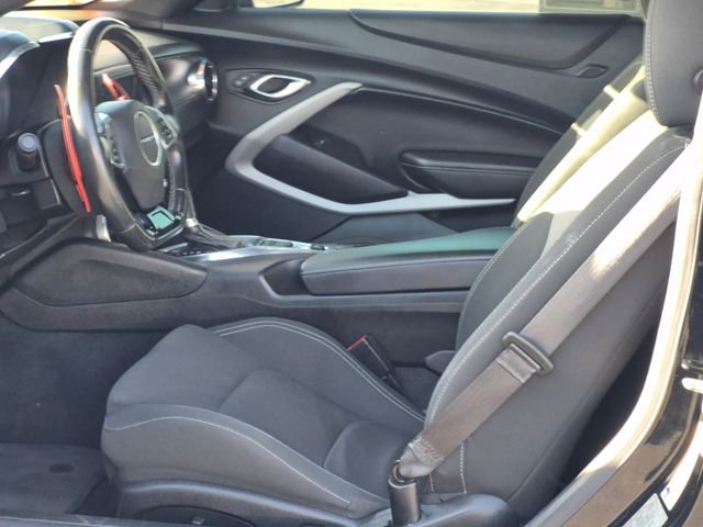 Used 2018 Chevrolet Camaro LT RWD image 15