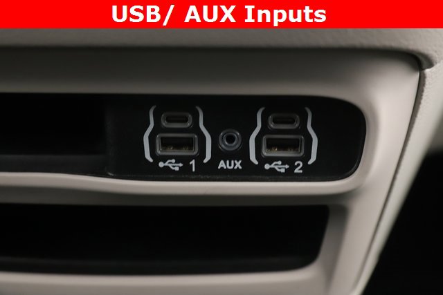 Used 2024 Chrysler Voyager LX image 25