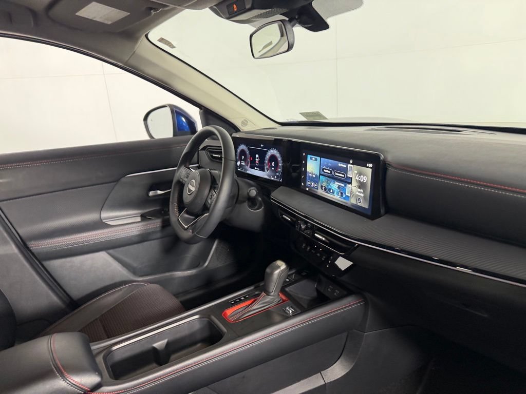 Used 2025 Nissan Kicks SR FWD image 29