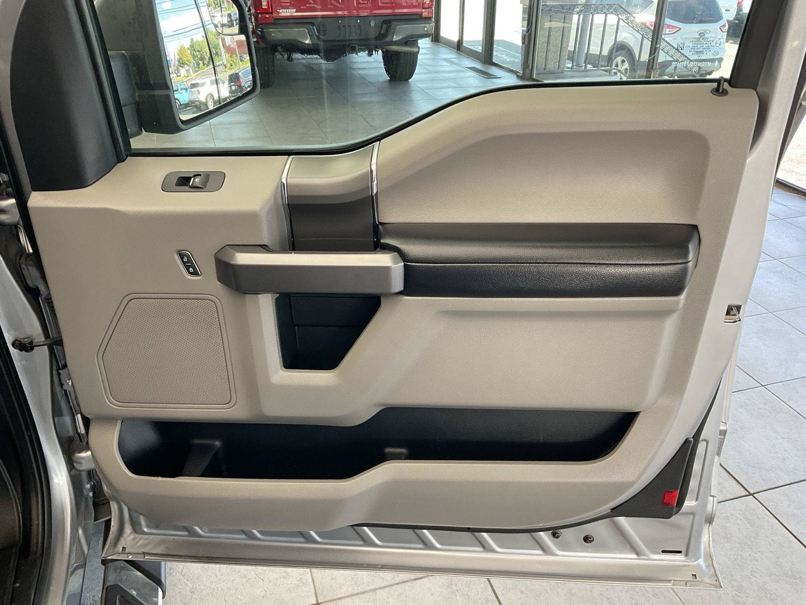 Used 2020 Ford F150 XLT w/ Equipment Group 302A Luxury AWD/4WD image 13