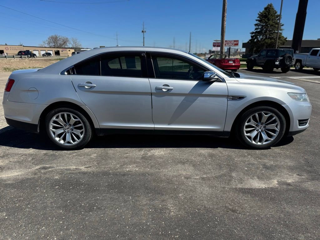 Used 2015 Ford Taurus Limited FWD image 35