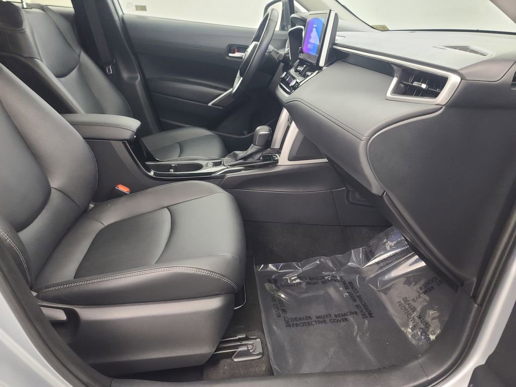 Used 2025 Toyota Corolla Cross XLE AWD/4WD image 16