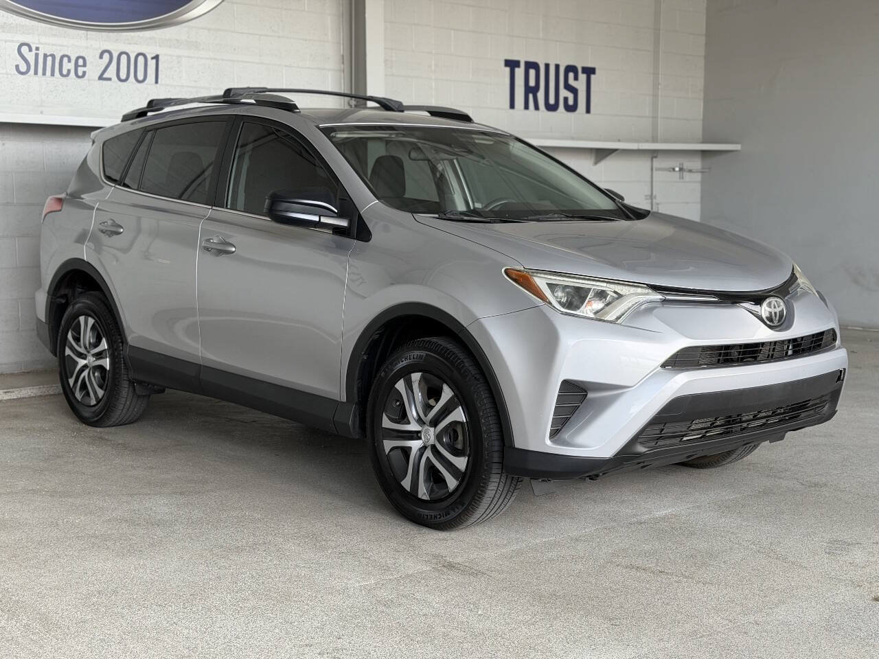 Used 2017 Toyota RAV4 LE w/ Carpet Mat Package AWD/4WD image 3