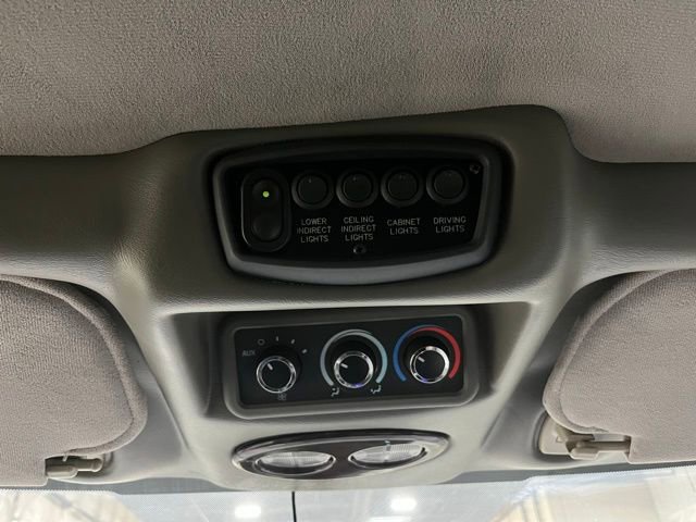 Used 2008 GMC Savana 1500 AWD w/ Preferred Equipment Group image 19