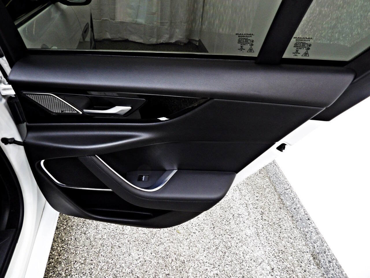 Used 2020 Jaguar XE S image 12