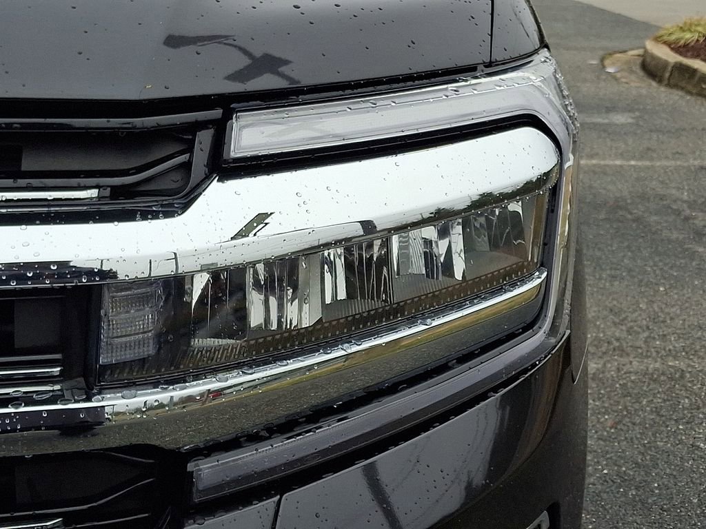 Used 2024 Ford Expedition Limited image 9