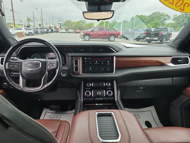 Used 2023 GMC Yukon XL Denali Ultimate AWD/4WD image 12