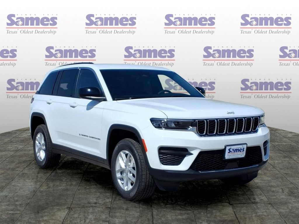 New 2026 Jeep Grand Cherokee Laredo