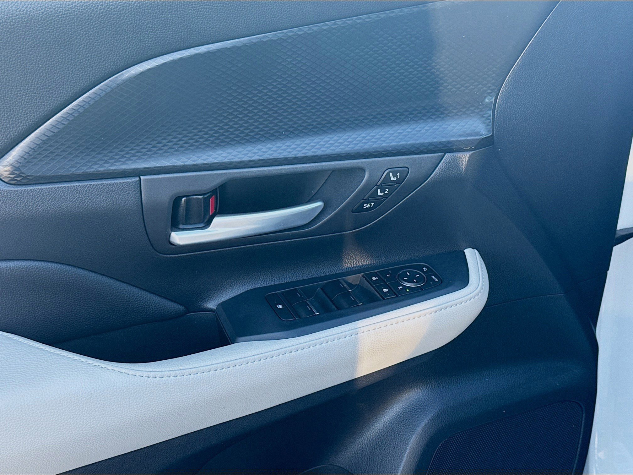 Used 2024 Toyota Grand Highlander AWD Hybrid image 14