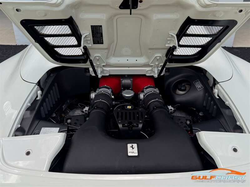 Used 2014 Ferrari 458 Spider RWD image 33