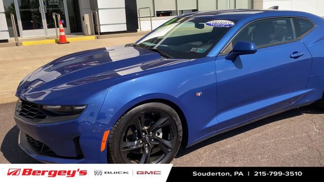 Used 2021 Chevrolet Camaro LT RWD image 4