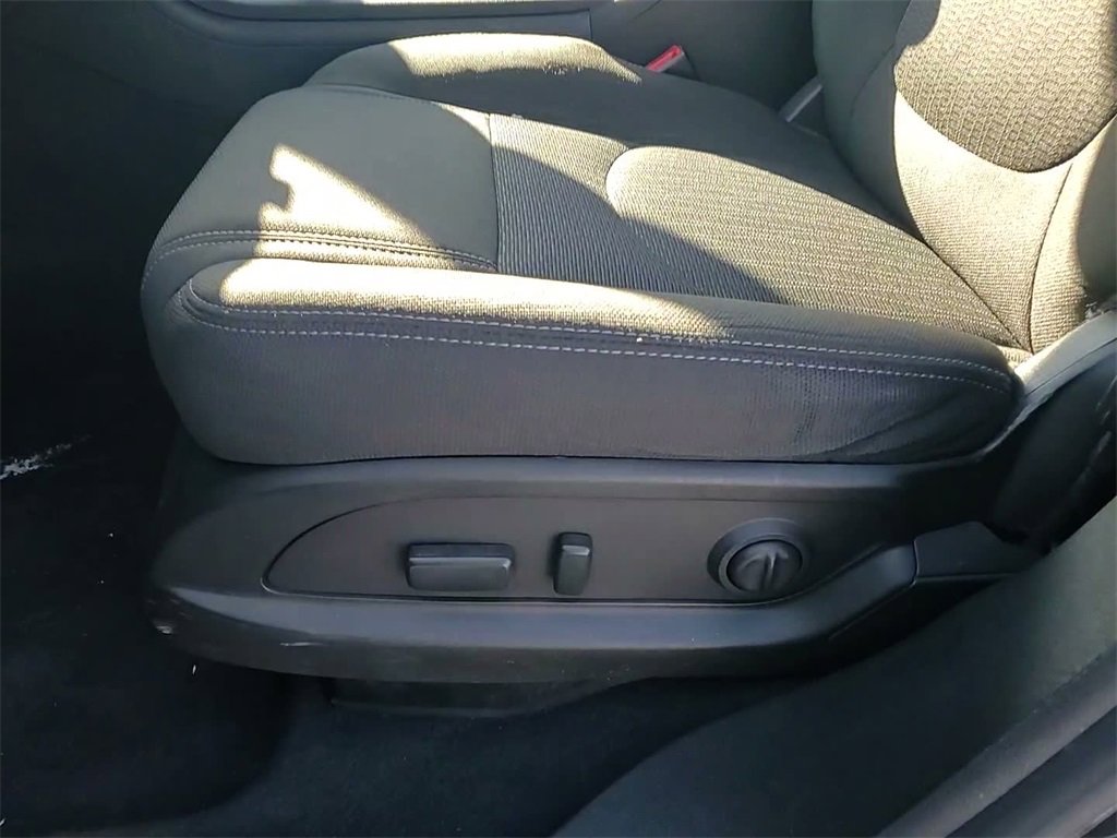 Used 2017 Chevrolet Traverse LT w/ Style and Technology Package image 24