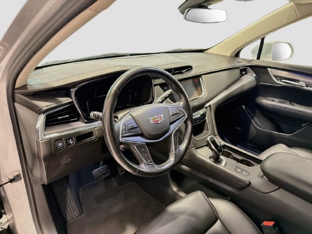 Certified 2018 Cadillac XT5 Premium Luxury FWD image 8