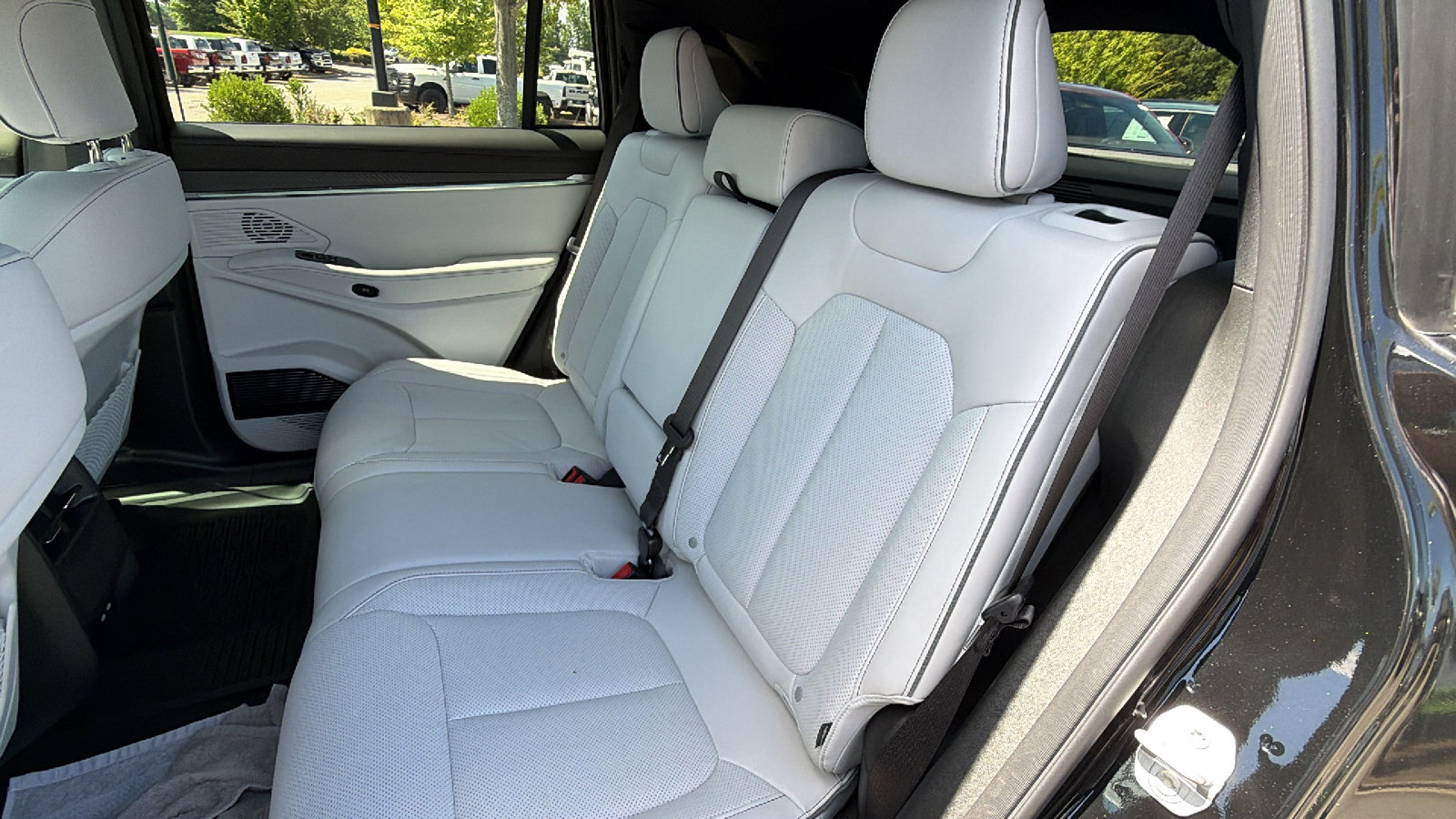 Used 2025 Jeep Wagoneer S Limited AWD/4WD image 24