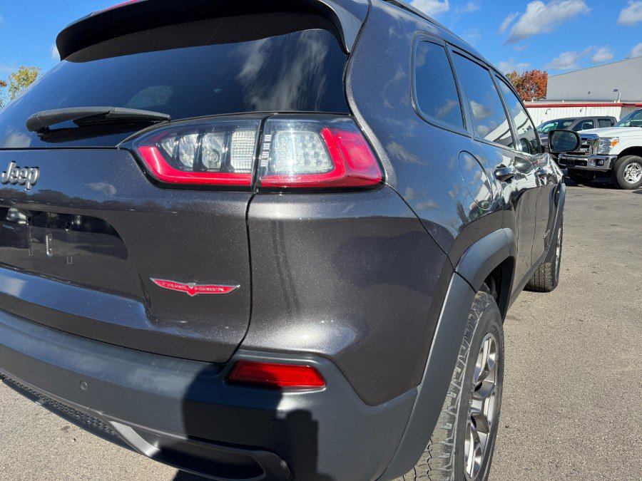 Used 2020 Jeep Cherokee Trailhawk image 11