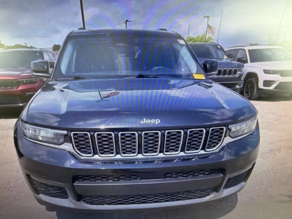 Used 2022 Jeep Grand Cherokee L Limited AWD/4WD image 8