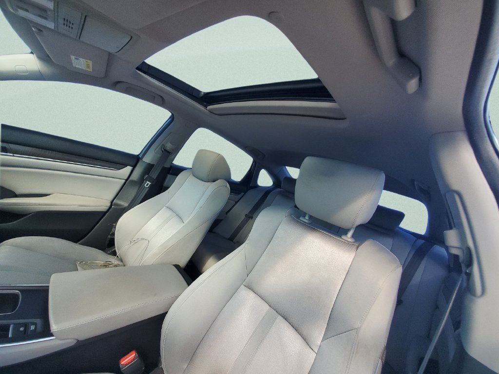 Used 2019 Honda Accord EX image 17