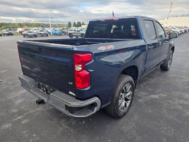 Used 2023 Chevrolet Silverado 1500 LT AWD/4WD image 3