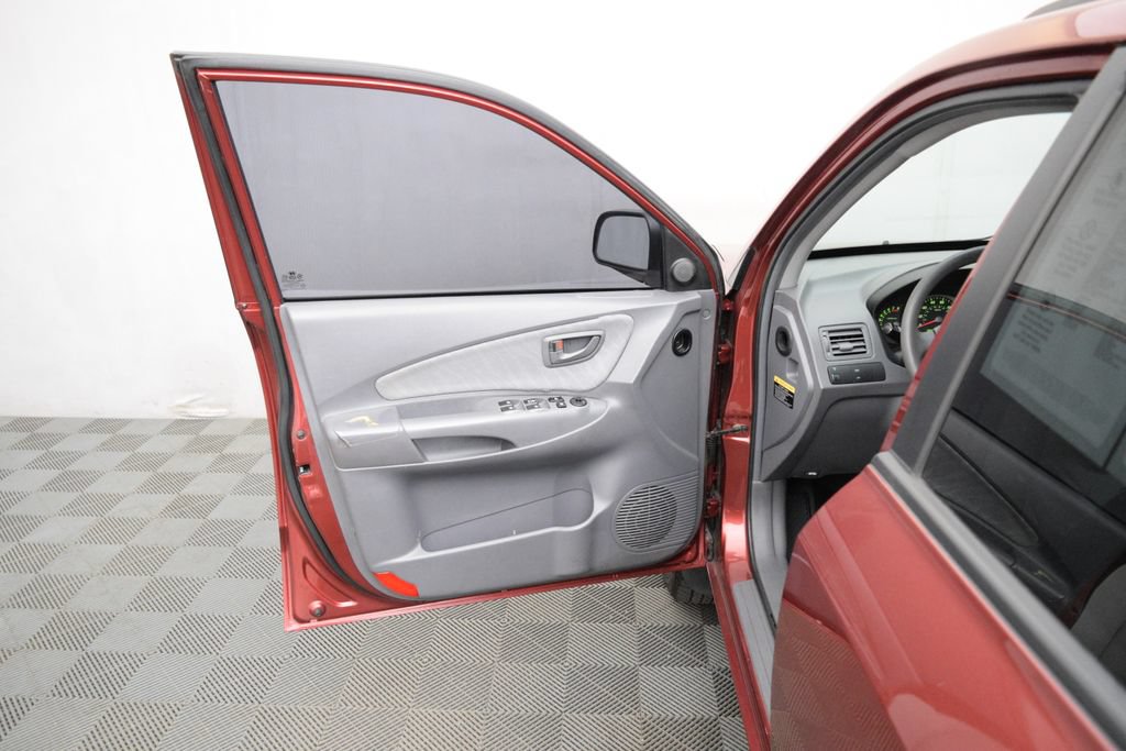 Used 2005 Hyundai Tucson GL FWD image 9