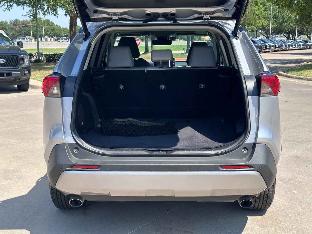 Used 2022 Toyota RAV4 Limited image 14